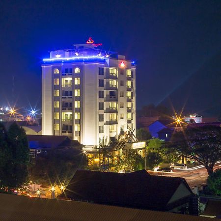Yeak Loam Hotel Banlung Bagian luar foto