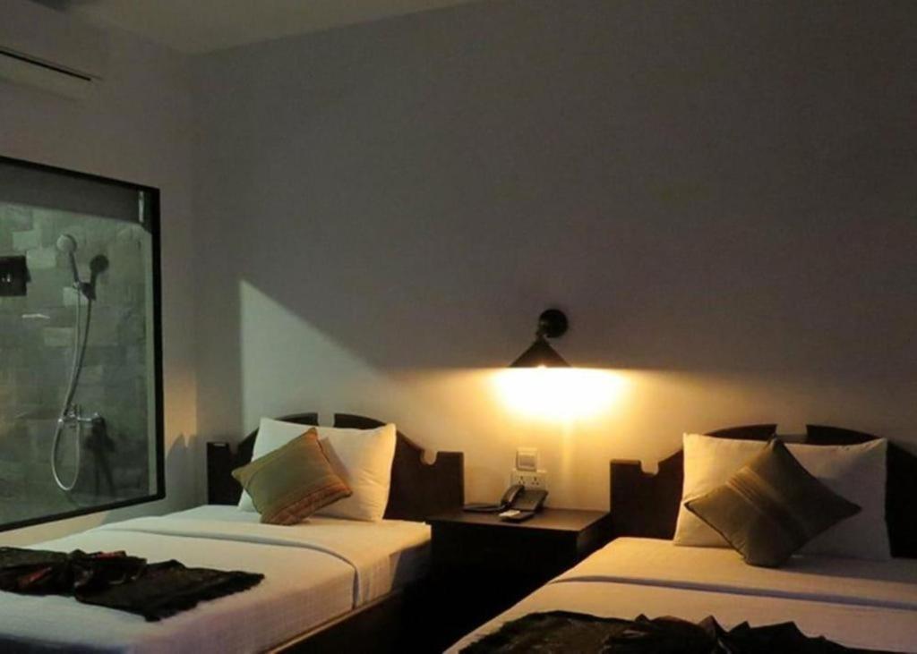 Yeak Loam Hotel Banlung Bagian luar foto