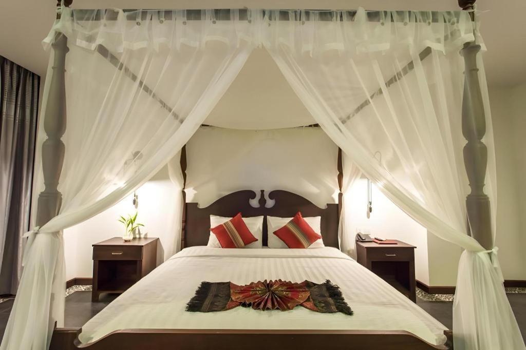 Yeak Loam Hotel Banlung Bagian luar foto