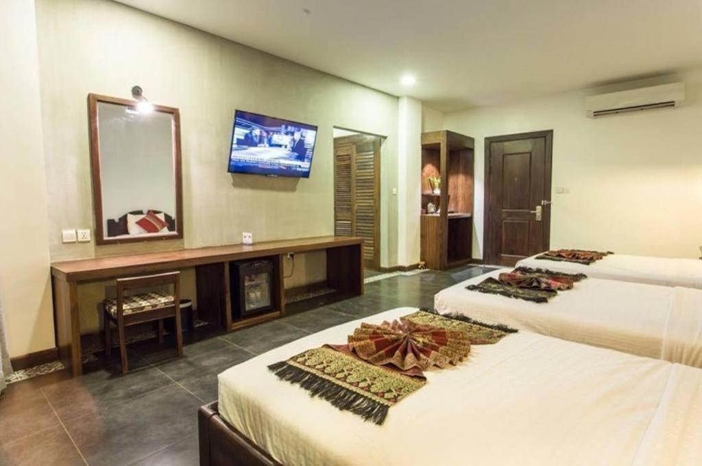 Yeak Loam Hotel Banlung Bagian luar foto