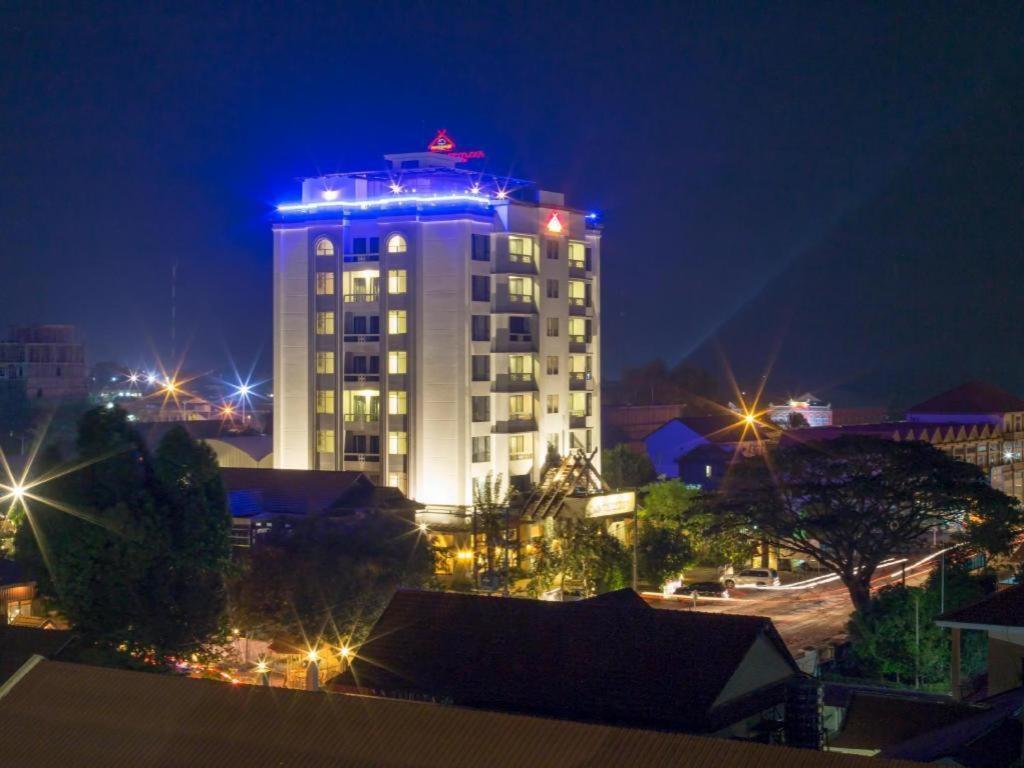 Yeak Loam Hotel Banlung Bagian luar foto