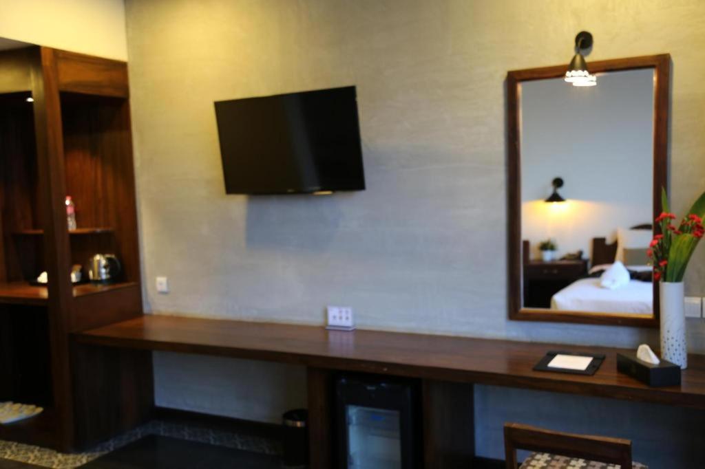 Yeak Loam Hotel Banlung Bagian luar foto