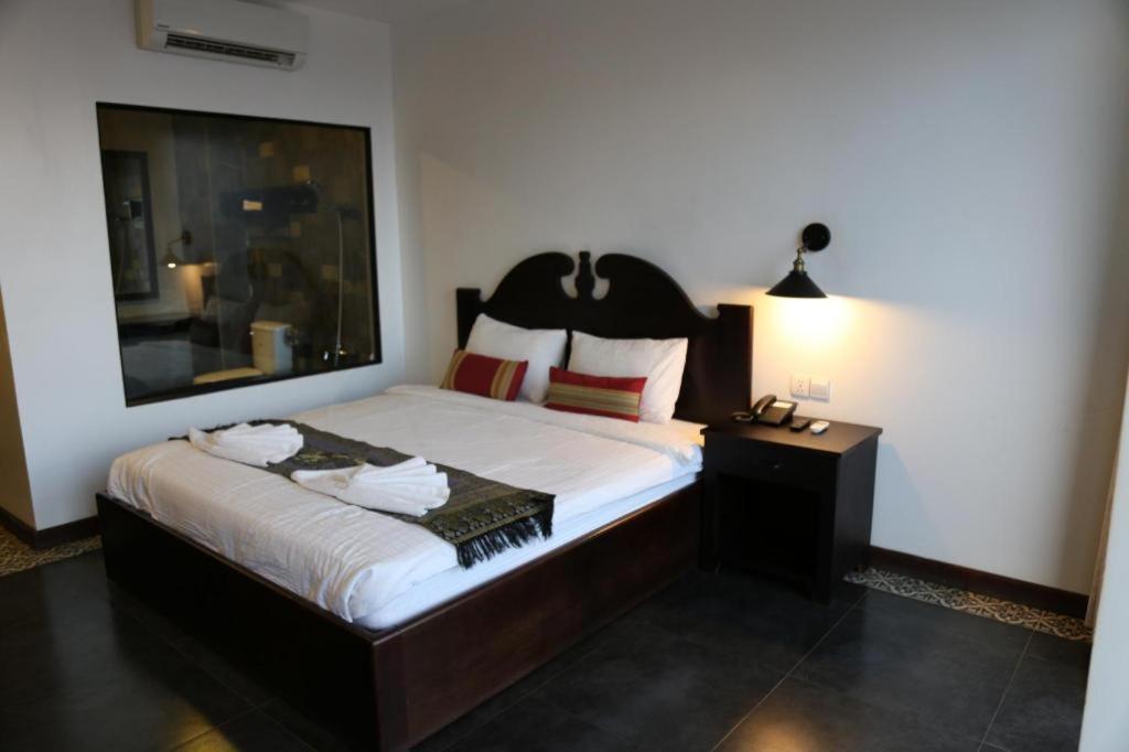 Yeak Loam Hotel Banlung Bagian luar foto