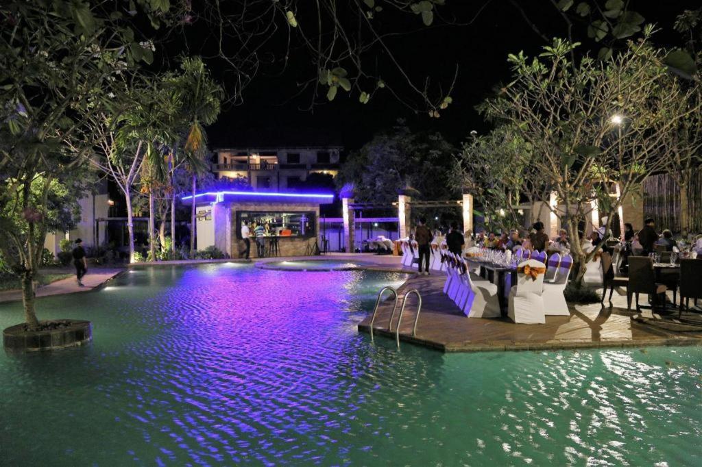 Yeak Loam Hotel Banlung Bagian luar foto